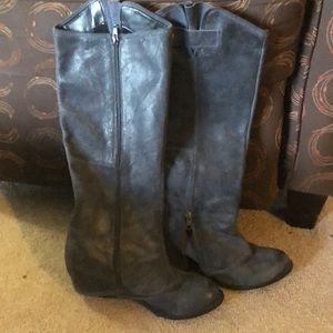 Zip up boot